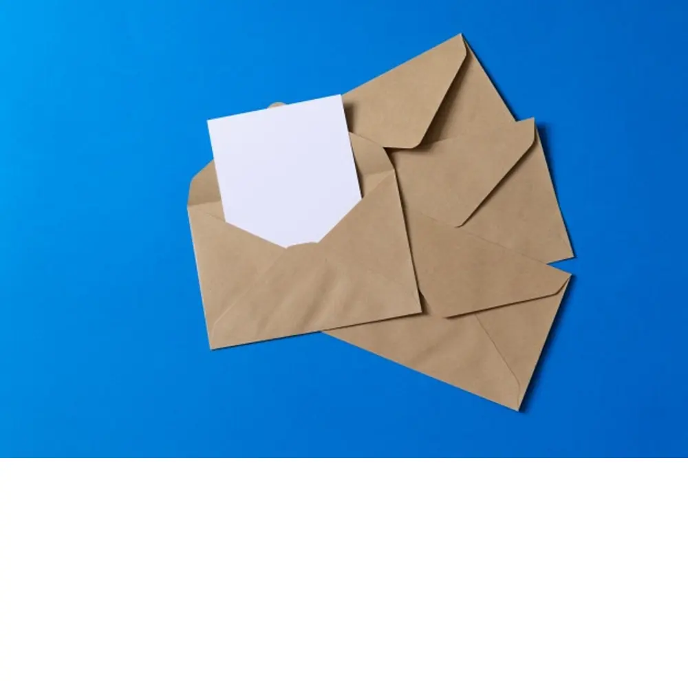 Ребристые и текстурированные конверты из крафт-бумаги со шнурком для подарочной упаковки