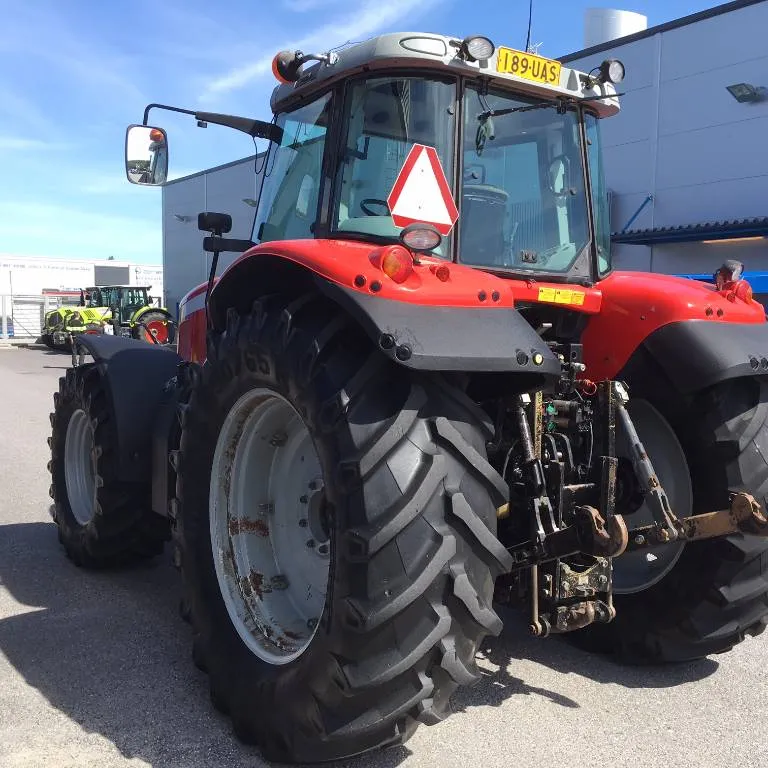 Б/у трактор Massey Ferguson 390 с фермерской техникой