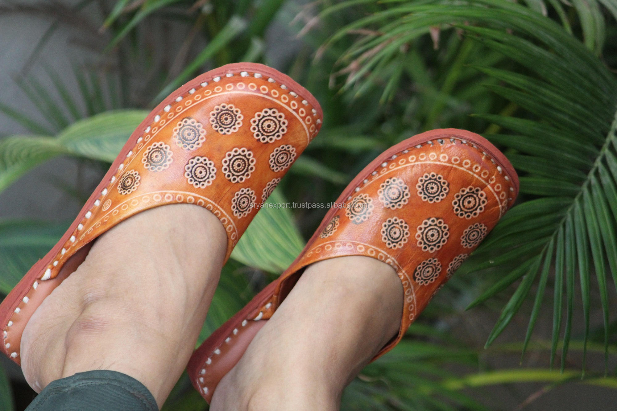 สีน้ำตาลอ่อน