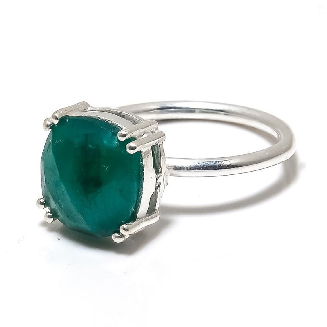 สีเขียว