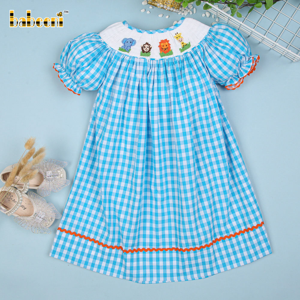 มีสีเขียวขุ่น