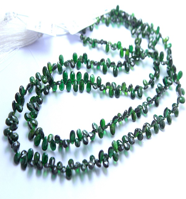 สีเขียว