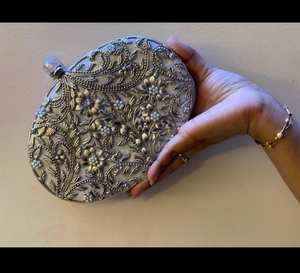 珍珠母金属拖把离合器肩包石头作品点缀刺绣女士派对用具手袋