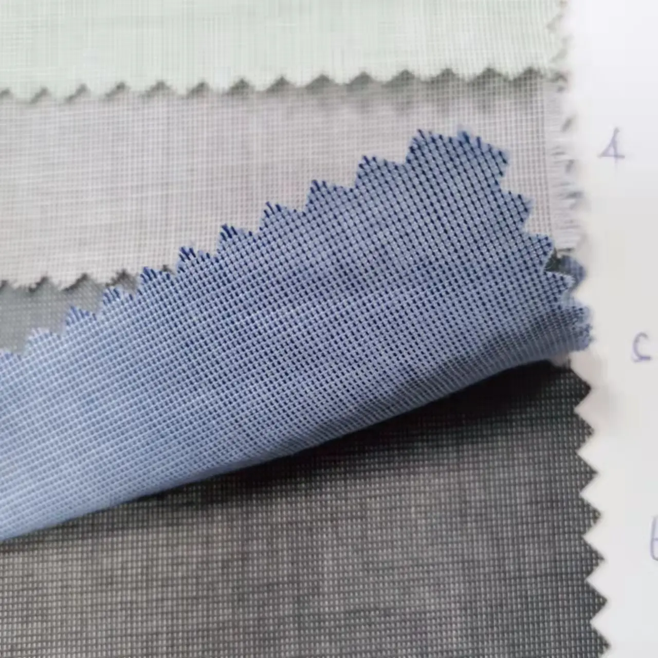 Gewebter Stoff 100% Baumwolle Mitong Ende-zu-Ende-Garn gefärbter Hemden stoff für Herren hemden