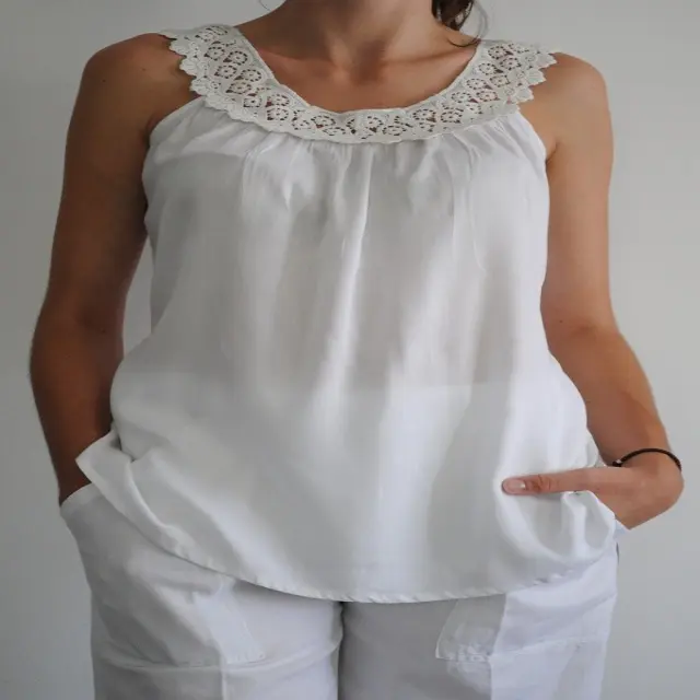 Blusa de encaje con cuello para mujer, blusa blanca de último diseño