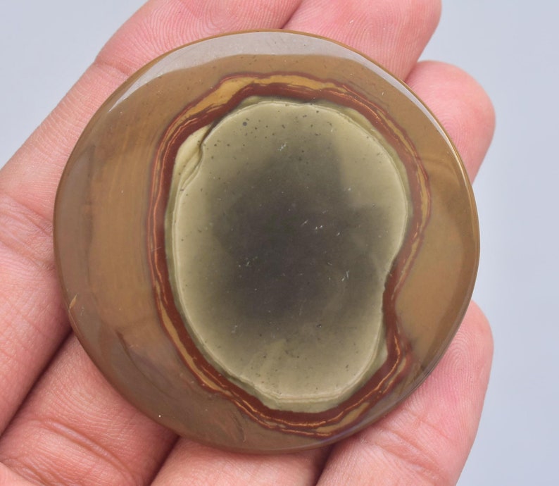 สีน้ำตาล