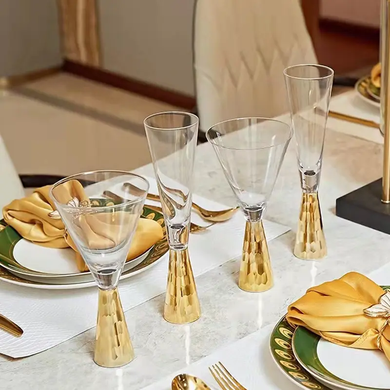 Nuovo modello miglior regalo bianco bere vetro personalizzato Logo all'ingrosso flauto d'oro Champagne