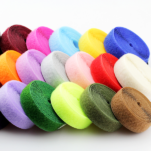 Parches de gancho y bucle de nailon personalizados con borde elástico cortado con láser y diseño de bordado logotipos personalizados y placas de nombre - Product Image 1