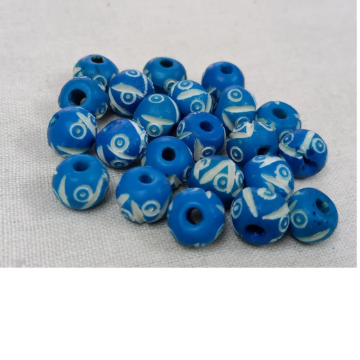Cuentas de hueso talladas a mano hechas a medida, en color azul, adecuado para playa, diseñador de joyas y tiendas de cuentas