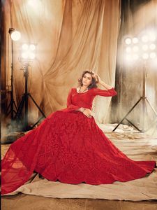ดีไซเนอร์อินเดียสีแดงเจ้าสาว Lehenga Choli เย็บติดเต็มที่แต่งงาน Lahnga Choli ผู้ค้าส่งสุราษฎร์อินเดีย - Product Image 2