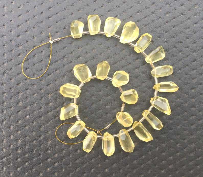 สีเหลือง