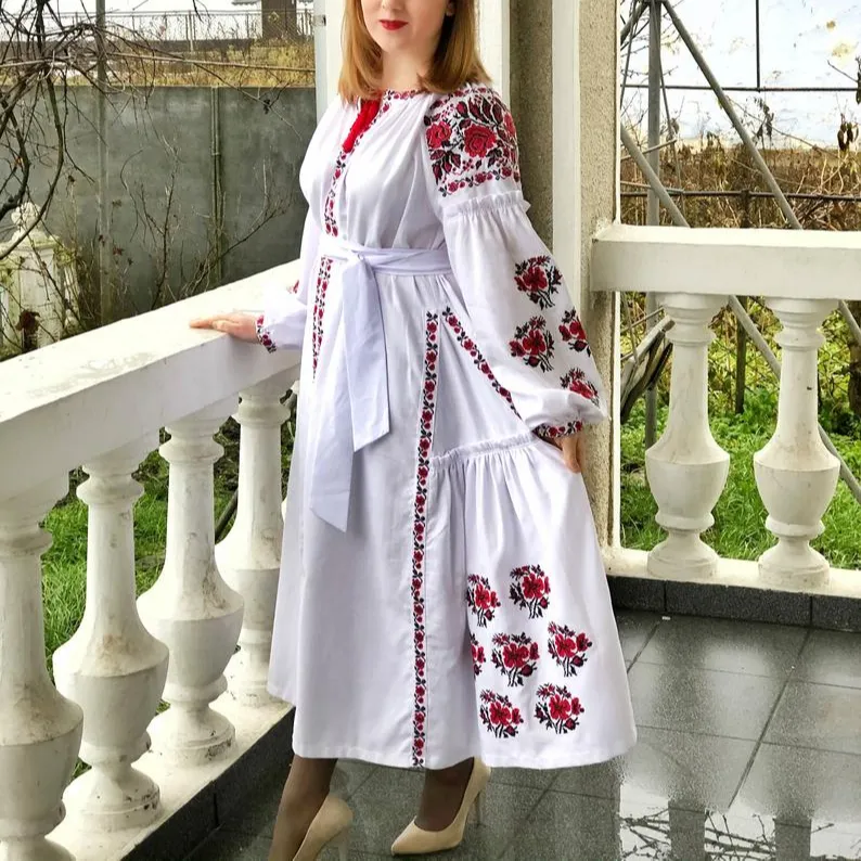 Abito lungo in lino bianco ricamato rosso gotico Boho abiti Casual estivi alla moda a maniche lunghe alla moda