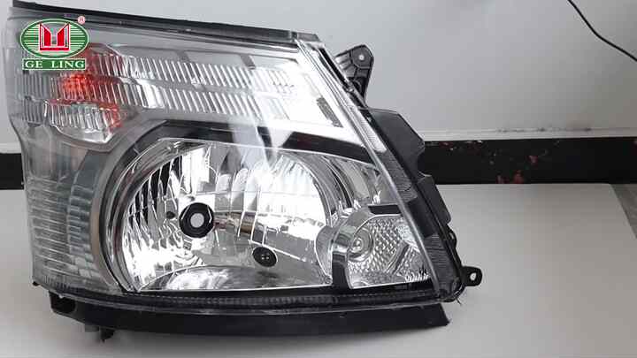 High Quality Truck Headlight for Hino 300 Wide - Halogen