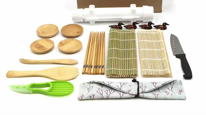 Set Per Sushi Fai Da Te: Tappetino In Bambù + Cucchiaio + 3 Confezioni Di Alghe Nori (Oro, Verde, Argento) 25g Ciascuna