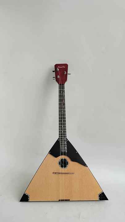 ロシア民族楽器 バラライカ 3弦 ケース替弦説明書付 ロシア民族楽器 バラライカ 3弦 ケース替弦説明書付 ロシア民族楽器