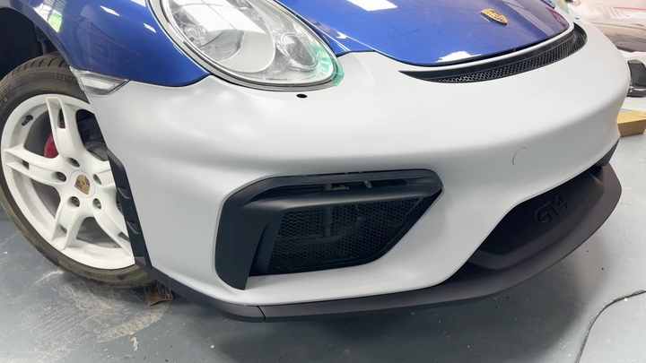 Z-ART 718GT4フロントバンパー (ポルシェ用) 987.1フェイス