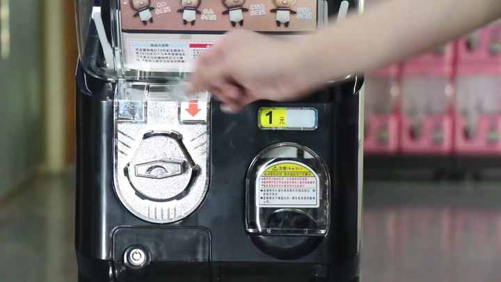 Mindi Customized Gacha Vending Machine With Led Light & Token