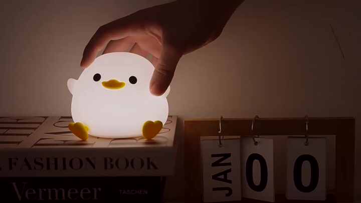DoDo - Luce Notturna LED A Forma Di Anatra - Lampada Da Comodino In Silicone Morbido Con Timer E 2 Luminosità - Ricaricabile USB - Regalo Kawaii Per Bambini E Adulti