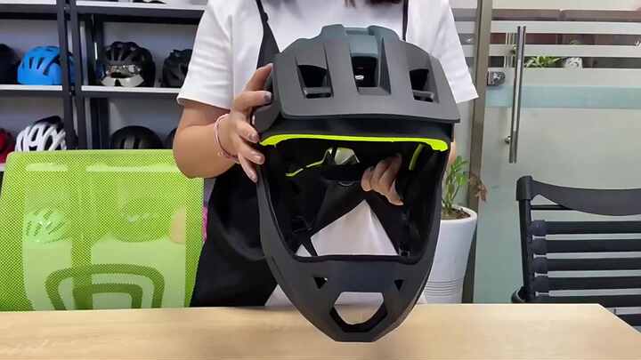 New Design Adult Bike Helmet CE Certified Downhill Helmet Full Face With Chin Protection MTB Helmet New Design Adult Bike Helmet CE Certified Downhill Helmet Full Face With Chin Protection MTB Helmet
