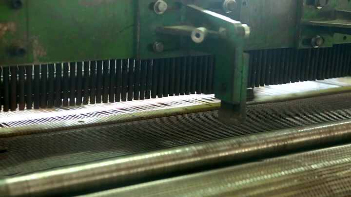 Galvanized Iron Netting Plain Weave Welded Wire Mesh Rolls for Rabbit ...