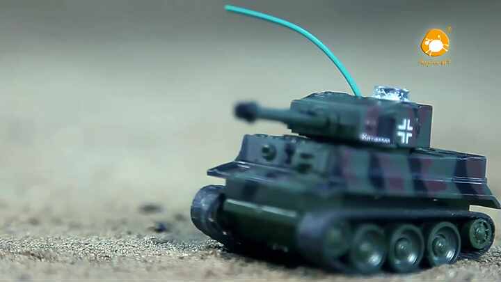 Tanque RC Original HOSHI HAPPYCOW 777-215 777-585 XN-585 Mini