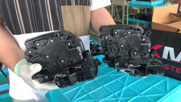 OE 51217477700 Right Rudder Hatch Door Lock Actuator for BMW 7