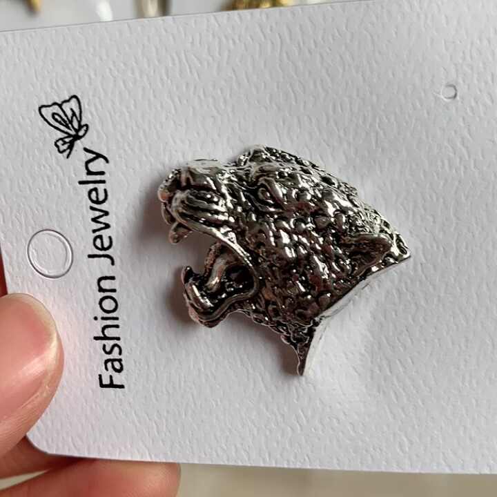 Designer Vintage Leopard Head Brooch - Stylish Jewelry