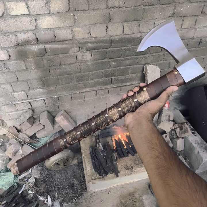 Hache De Camping Viking Forgée Main - Acier Carbone AISI 1065 - Manche Frêne