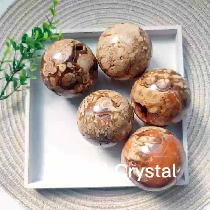 天然水晶玉 クリスタルボール ヒーリングストーン ナチュラルグリーン 球体