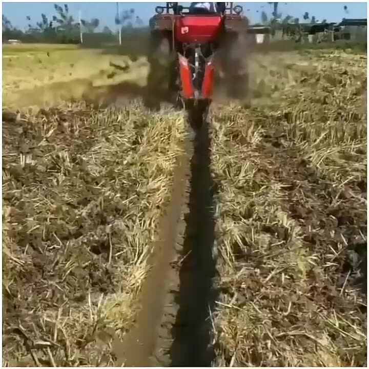 トラクター用溝掘り機/トレンチャー/排水溝機械/新型トレンチャー