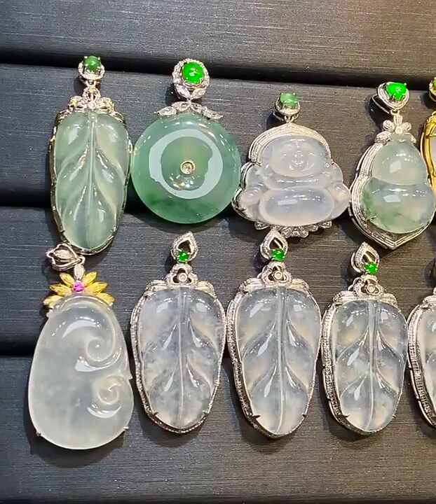 Collana Buddha Ridente In Giada Verde Con Zirconi - Ciondolo Portafortuna In Acciaio 316L Per Uomini E Donne - Regalo Benessere