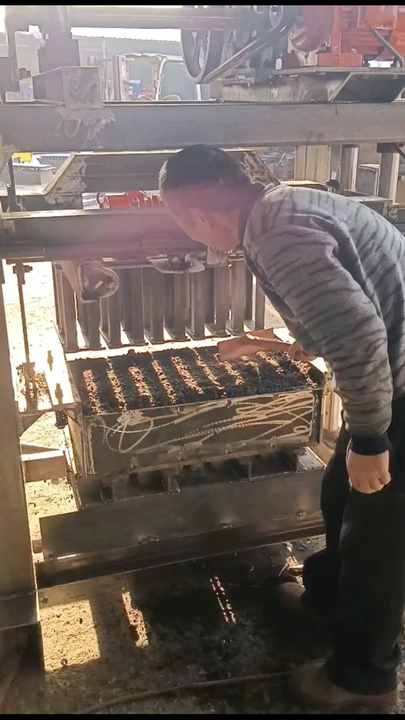 QTJ4-40 Manual Concrete Block Machine - Low Cost & High