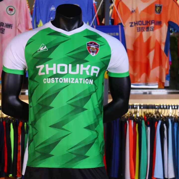 Desain kustom pemuda murah tim sepak bola memakai Jersey sepak bola  sublimasi cepat kering dewasa pria seragam Set
