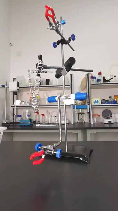 Three Finger Clamp for Chemistry Labs - Durable Zinc Alloy Stand