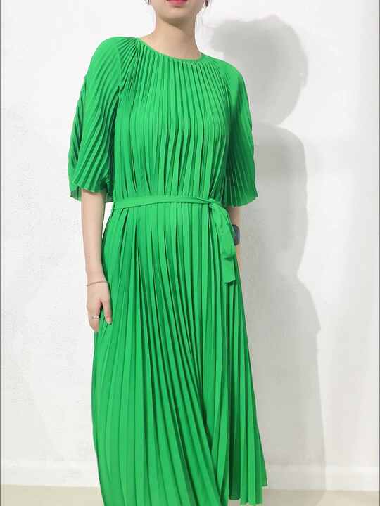 are pleated dresses in style 2023 11 Ideas to Wear Your Pleated Dresses