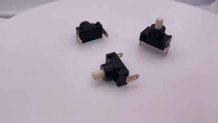Switch✳︎匿名発送✳︎動作確認済み 16A 125V 8A250V KAN-J4 2ピンリミットスイッチ単極ラッチプッシュ