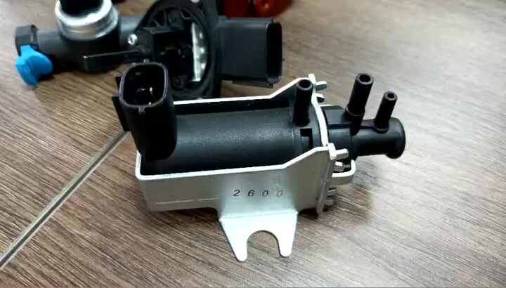 New Vacuum Valve 2581927040 / 25819-27040 For 2001-2005 Toyota RAV4 With 1CDFTV Engine