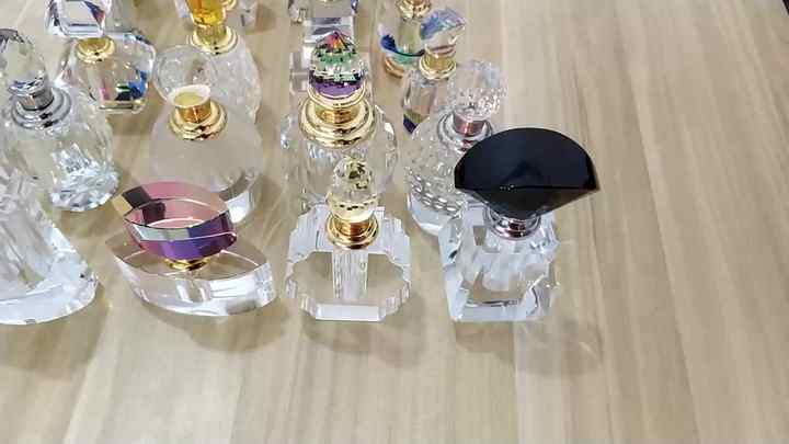 新しいデザインK9クリスタルボトル香水卸売ドバイボトルガラス空