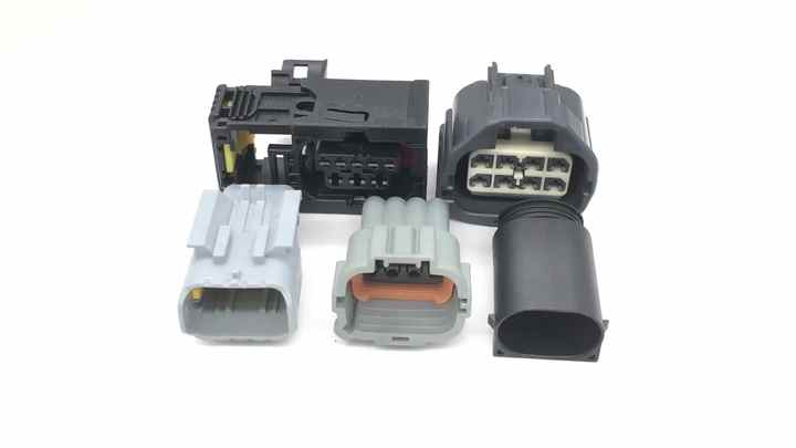 ユキ Yazaki 7283-8598-30. Female Connector 4 Way, Hybrid 9.5 mm +