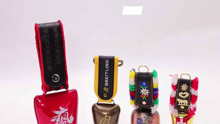 カスタムメタルスイス製お土産カウベル、刺繍入りストラップ付き、高