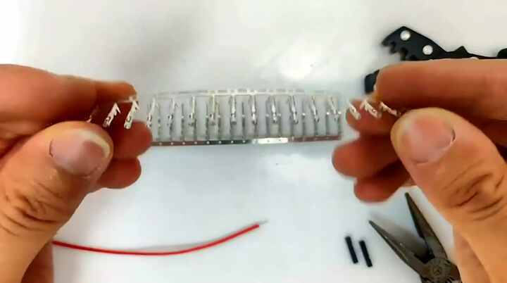 TE Connector 282403-1 AMP Superseal 1.5mmシリーズ自動車ターミナル