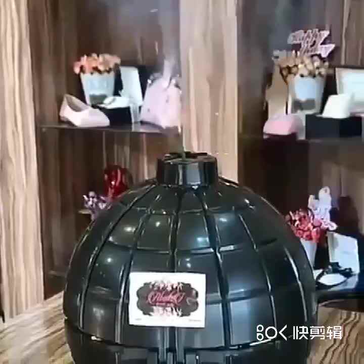 Instagram Hot Selling Halloween Party Toys Plastic Gift Surprse Box Bomb  Toys Explosion