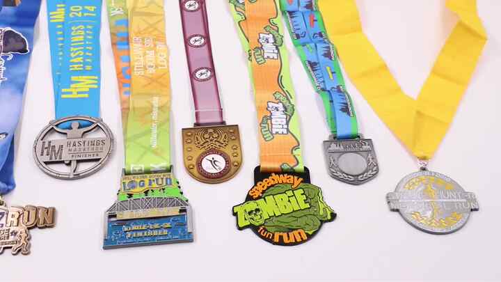 Thanksgiving Turkey Medals – 9 Pack Gold Silver Bronze Awards For Turkey Trot, Fall Party Prizes (2 Inch With Ribbons)