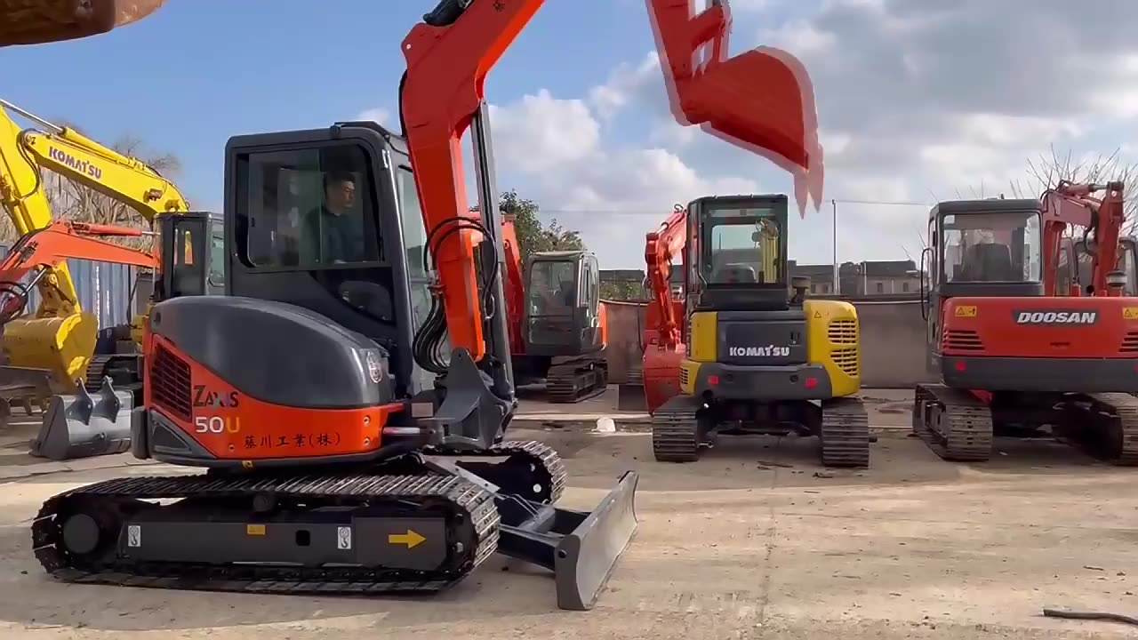 Used Hitachi ZX60 Mini Excavator - 6 Tons Hydraulic Crawler