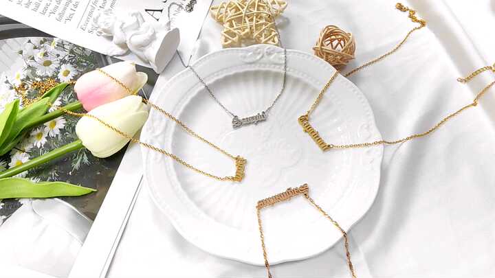 Collana Con Pendente Segno Allah Per Donna - Gioiello Islamico In Placcato Oro 18K / Platino - Confezione Regalo