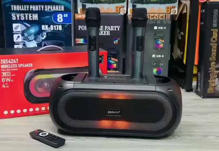 4247 Hot Selling 4-Inch Wireless Speaker with Dual Microphones