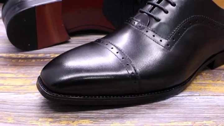 Stylish And Authentic red bottom dress shoes 