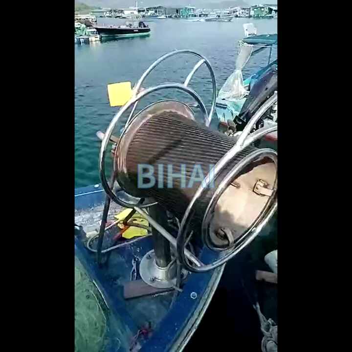 小型垂直単輪漁網巻き上げ機 小型ボート用延縄巻き上げ機 重量40KG