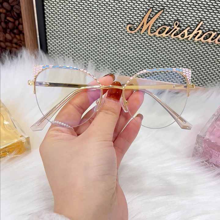 Fashionable Cat Eye Metal Frame Glasses For Women Customizable Oem