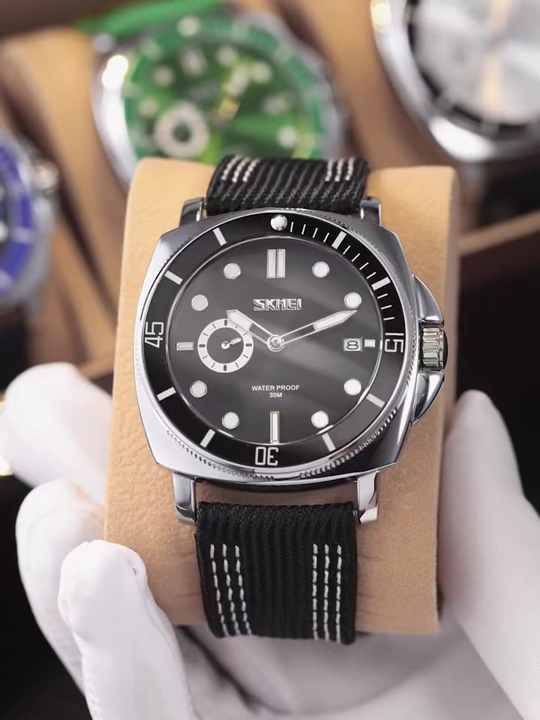 Skmei 9328 Men's Luxury Nylon Quartz Wristwatch - Waterproof